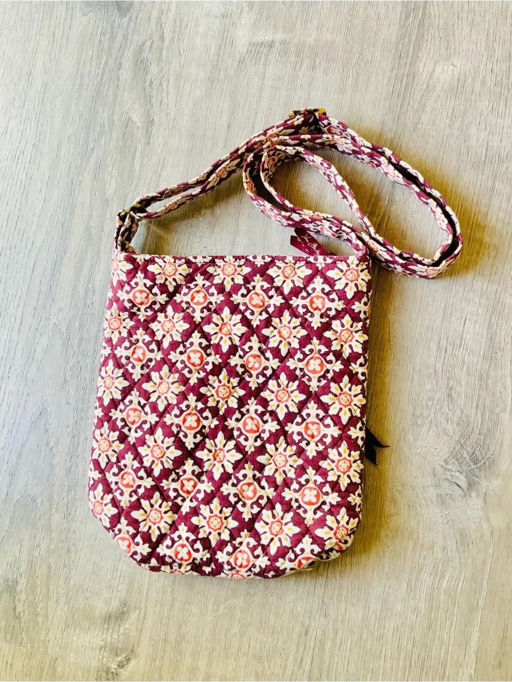 Vera Bradley Crossbody Bag w/ Medallion Pattern OS